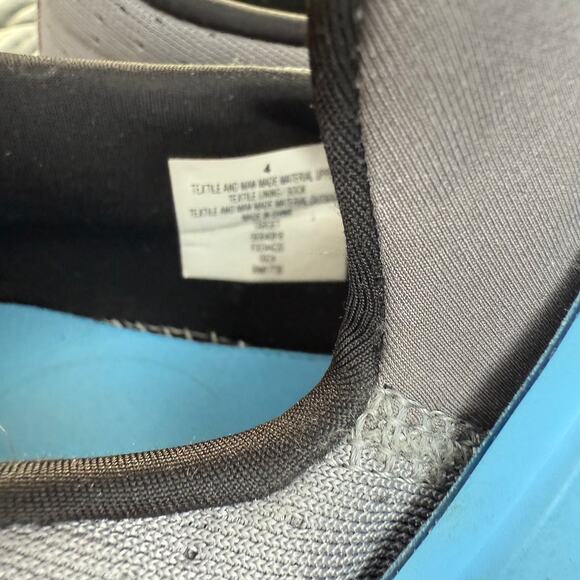 Boys size 4 youth shoe bundle of 3 - Picture 6 of 6